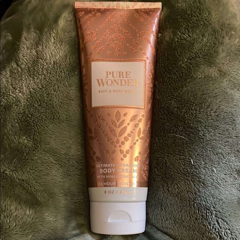 Bath & Body Works Pure Wonder Body Cream - Rose Gold